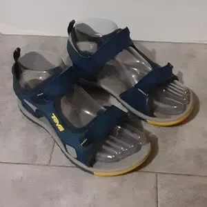 Shoes | Teva Sandalia Size J4 | Poshmark display picture 1